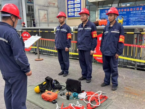 2025年7月29日泰安市應(yīng)急局領(lǐng)導來澤能電力科技公司調(diào)研＂有限空間作業(yè)＂安全治理演示活動！